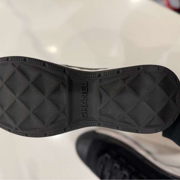 Women's CHANEL Trainers - CC Cap Toe Logo Sneakers - Picture 6 of 8